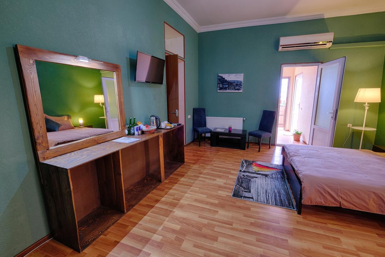 Euphoria Inn Tbilissi Extérieur photo
